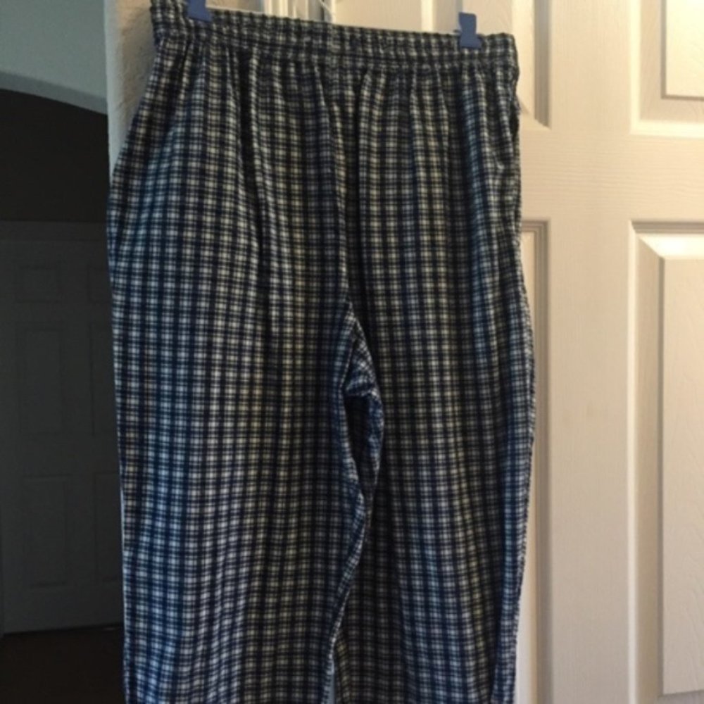 Carolina Bay blue plaid capris XL